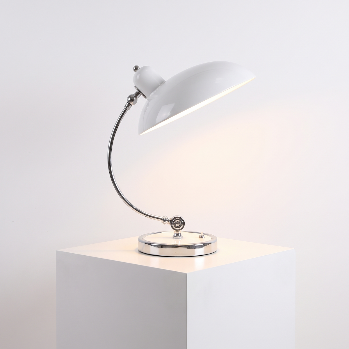 Bauhaus Mushroom Desk Lamp in White on a white display plinth